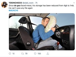 Sejak blunder saat menghadapi Barcelona dan dibobol Lionel Messi, performa De Gea bak hard disk yang berkapasitas 4 gigabyte menjadi tinggal 1 megabyte. lemot. (Foto: Internet/Twitter)