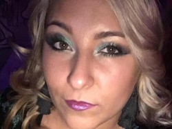 Rayakan Pisah dari Suami, Wanita Ini Gelar Pesta Perceraian yang Meriah