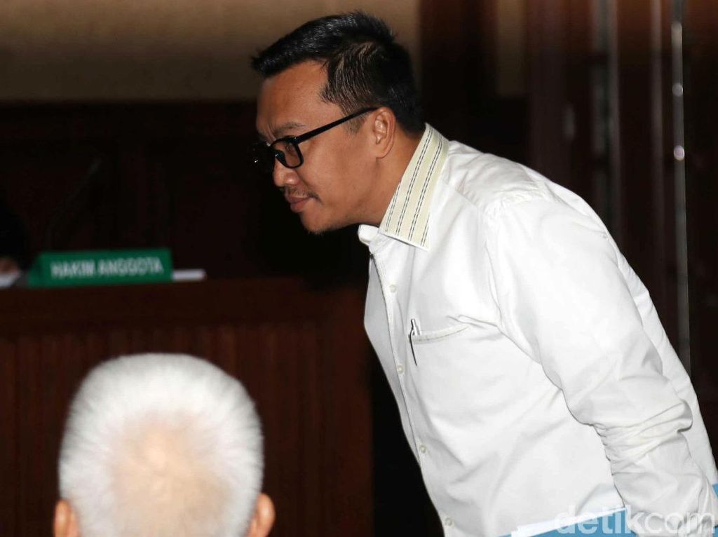 Sekjen KONI Sebut Menpora Pernah Minta Eks Sesmenpora Siapkan Rp 5 M Sekjen KONI Sebut Menpora Pernah Minta Eks Sesmenpora Siapkan Rp 5 M