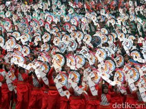 5 Ribu Siswa Solo Menari Jaranan dan Bentuk Peta RI 5 Ribu Siswa Solo Menari Jaranan dan Bentuk Peta RI