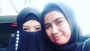 Foto: Potret Cadar Peggy Melati Sukma yang Dijual untuk Sedekah