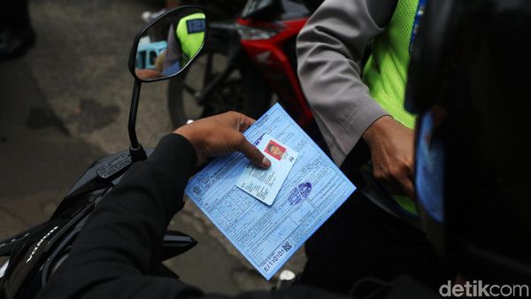 Razia Lalu Lintas, Belasan Pemotor Kena Tilang