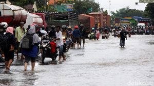 Banjir Mulai Surut, Jalan Pantura Pasuruan Kembali Dibuka