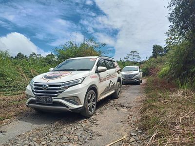 Geber Terios di Jalanan Bengkulu, Enak Pakai Matik atau Manual?