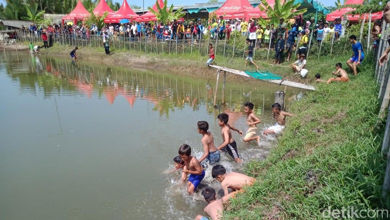 Tradisi munggahan di Pangandaran (Andi Nurroni/detikcom) Tradisi munggahan di Pangandaran (Andi Nurroni/detikcom)