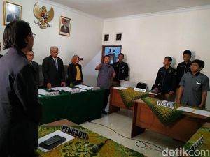 DKPP Sidangkan Komisioner KPU Solo yang Diduga Partisan Parpol DKPP Sidangkan Komisioner KPU Solo yang Diduga Partisan Parpol