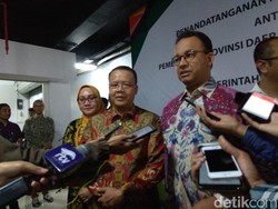 Terima Gubernur Rohidin, Anies Bandingkan Berita Banjir Jakarta dan Bengkulu