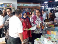 Tingkatkan Minat Baca Warga, Anies Bangun Sentra Buku di 5 Pasar DKI