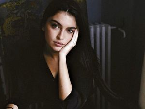 Potret Lucia, Model Cantik yang Buat Marc Marquez Jatuh Hati