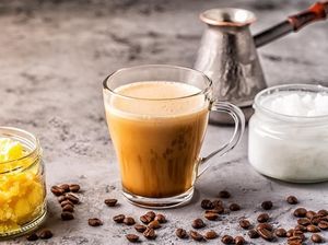 Ini Manfaat dan Efek Samping Minum Kopi Campur Minyak Kelapa Ini Manfaat dan Efek Samping Minum Kopi Campur Minyak Kelapa