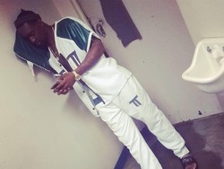 Viral! Narapidana Desain Baju dari Balik Penjara, Jahitnya Pakai Benang Gigi