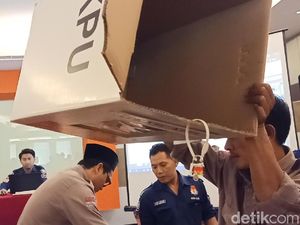 Protes Parpol Warnai Pembukaan Rapat Pleno Terbuka KPU Kota Kediri Protes Parpol Warnai Pembukaan Rapat Pleno Terbuka KPU Kota Kediri