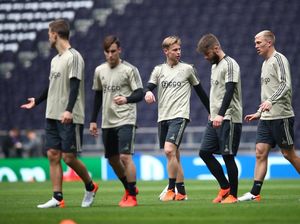 Sambangi Tottenham, Frenkie de Jong: Ajax Bukan Favorit