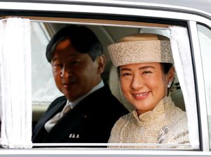 Kaisar Jepang Naruhito dan Permaisuri Masako Berkunjung ke TMP Kalibata Kaisar Jepang Naruhito dan Permaisuri Masako Berkunjung ke TMP Kalibata