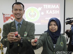 Bamat, Baterai Berbahan Baku Tomat Busuk yang Ramah Lingkungan