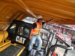 Penjualan Lesu Gegara Perang Dagang, Caterpillar PHK 120 Buruh