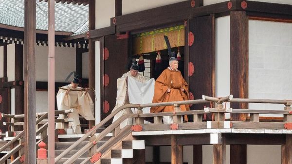 Melihat Persiapan Kaisar Akihito Jelang Turun Takhta