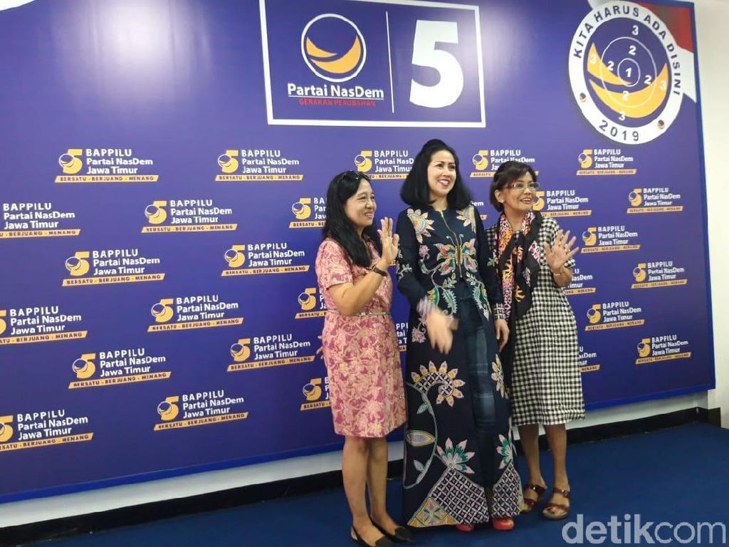 9 Artis Caleg NasDem di Jatim, Hanya Venna Melinda yang Lolos ke Senayan 9 Artis Caleg NasDem di Jatim, Hanya Venna Melinda yang Lolos ke Senayan