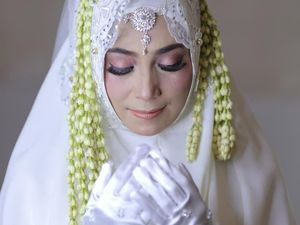 Foto: Lama Tak Terdengar, Inka Christie Kini Hijrah dan Berhijab Syari