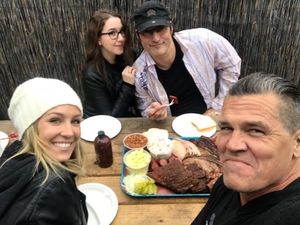 Ketika Thanos Ngidam Donat dan Makan BBQ di Kehidupan Nyata