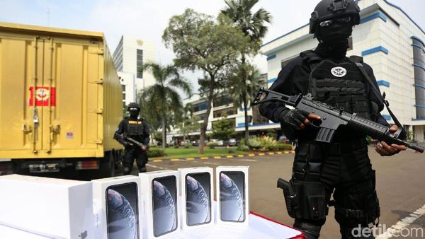 Bea Cukai Sita Laptop Hingga Ponsel Ilegal Senilai Rp 61 Miliar