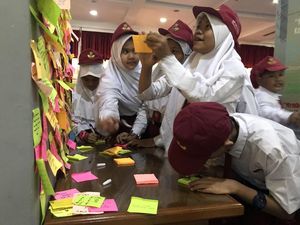 Hari Pendidikan Nasional dan Catatan dari KPAI hingga Senayan