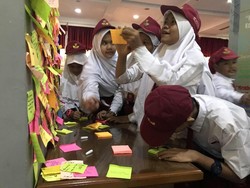 Hari Pendidikan Nasional dan Catatan dari KPAI hingga Senayan
