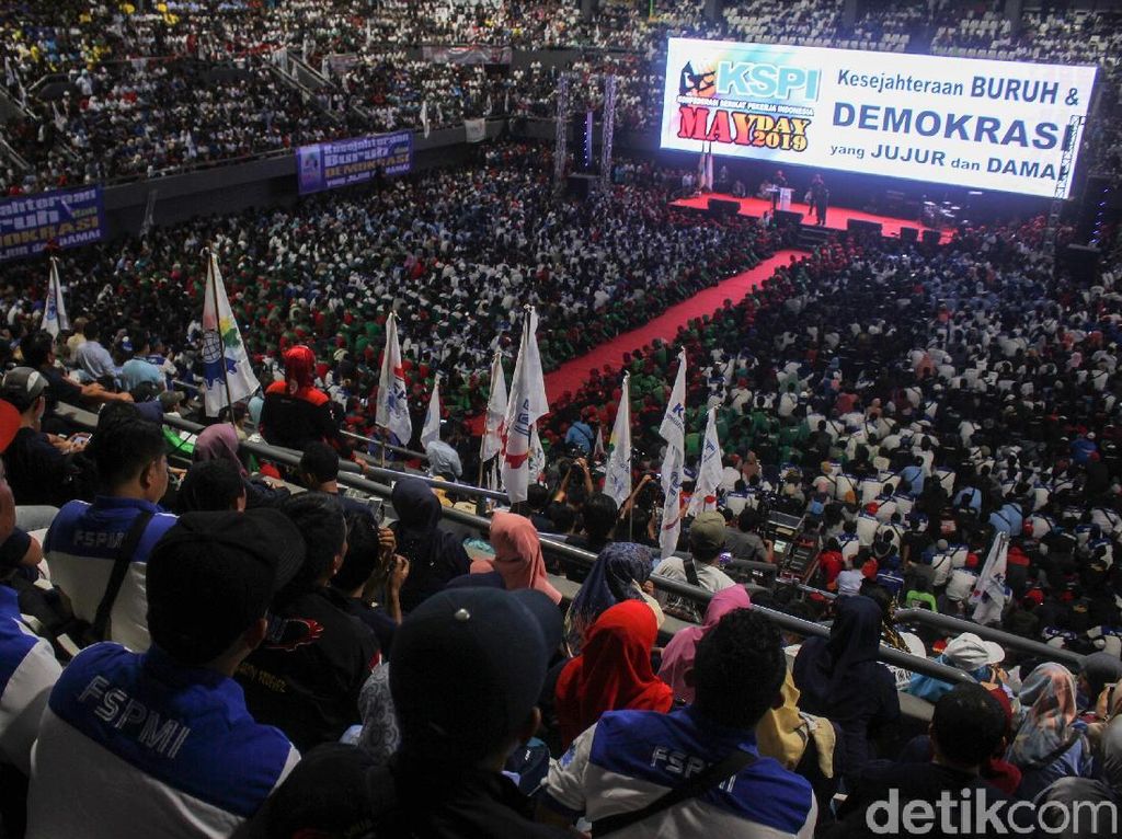 Tuntutan Buruh: Cabut Aturan Upah Murah hingga Pangkas Tarif Listrik Tuntutan Buruh: Cabut Aturan Upah Murah hingga Pangkas Tarif Listrik