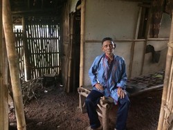 Senyum Pak Jae karena Rumah Reotnya akan Dibangun Ulang