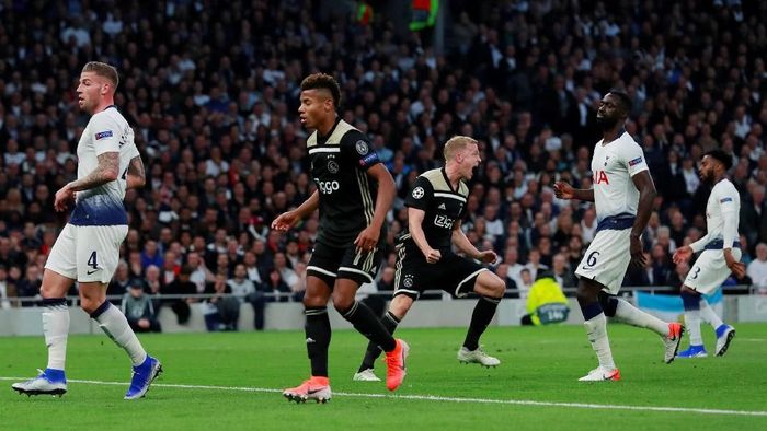 Ajax menang 1-0 di markas Tottenham Hotspur dalam pertandingan leg pertama semifinal Liga Champions (Foto: Andrew Couldridge/Action Images via Reuters) Ajax menang 1-0 di markas Tottenham Hotspur dalam pertandingan leg pertama semifinal Liga Champions (Foto: Andrew Couldridge/Action Images via Reuters)