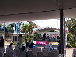 Rayakan May Day, Disnakertrans Jabar Bikin Panggung untuk Orasi Buruh