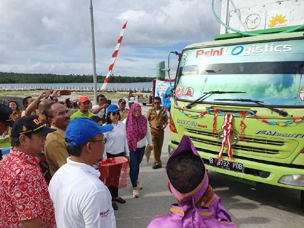 Perdana, Ekspor Ikan dari Talaud via Kapal Tol Laut Berpendingin Perdana, Ekspor Ikan dari Talaud via Kapal Tol Laut Berpendingin