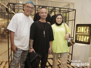 Uya Kuya Ogah Tampak Tua soal Tampilan, Astrid Ikut Pusing Uya Kuya Ogah Tampak Tua soal Tampilan, Astrid Ikut Pusing