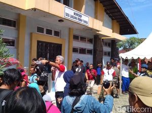 May Day di Banyumas, Ganjar Ajak Buruh Bersihkan Sampah May Day di Banyumas, Ganjar Ajak Buruh Bersihkan Sampah