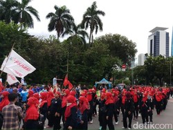May Day, Massa Buruh Mulai Padati Patung Kuda