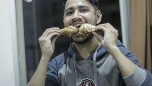 Gaya Seru Jovial da Lopez Saat Makan Fried Chicken hingga Mi Goreng