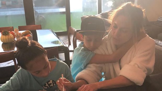 Jlo dan si kembar, Emme dan Max