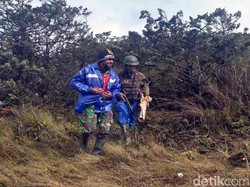 Cerita TNI yang Menjaga Tower di Pegunungan Intan Jaya Papua