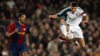 Dalam pertandingan di Camp Nou pada 21 Februari 2007, Liverpool menang 2-1 atas Barcelona. Saat itu, Steven Gerrard kaptennya. (Foto: Lluis Gene/AFP)