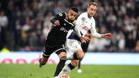Deul-duel sengit pun tak terhindari selepas Ajax unggul. Tottenham baru bisa beri perlawanan setelah laga hampir berjalan 30 menit. (Foto: Shaun Botterill/Getty Images)