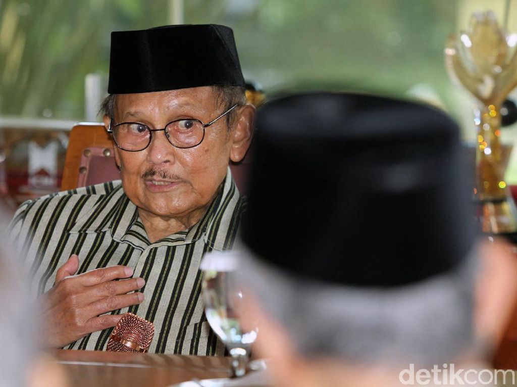 Video Pesan BJ Habibie Jelang Pengumuman Hasil Pemilu 2019 Video Pesan BJ Habibie Jelang Pengumuman Hasil Pemilu 2019