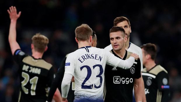 Christian Eriksen kecewa dengan penampilan Tottenham lawan Ajax.