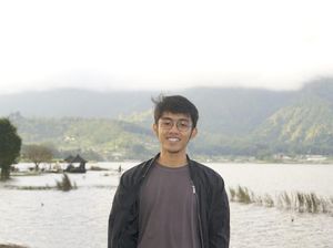 Mengenal Lebih Jauh Pemuda Penjual Es Teler yang Diprediksi Masuk DPRD Sulsel