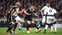 Bermain di Tottenham Stadium, Rabu (1/5/2019) dinihari WIB, Ajax langsung tampil menekan. (Foto: Julian Finney/Getty Images)
