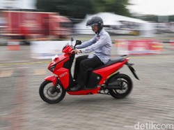 Motor Listrik Disubsidi Rp 6,5 Juta, Segini Biaya Ngecas Harian Dibanding Isi BBM
