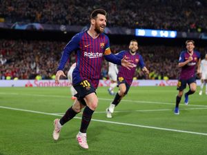 Messi dan Suarez Menghukum Liverpool yang Tak Efektif di Muka Gawang Messi dan Suarez Menghukum Liverpool yang Tak Efektif di Muka Gawang