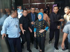 Diamnya Dirut Pertamina soal Sofyan Basir-Eni Saragih Usai Diperiksa KPK Diamnya Dirut Pertamina soal Sofyan Basir-Eni Saragih Usai Diperiksa KPK