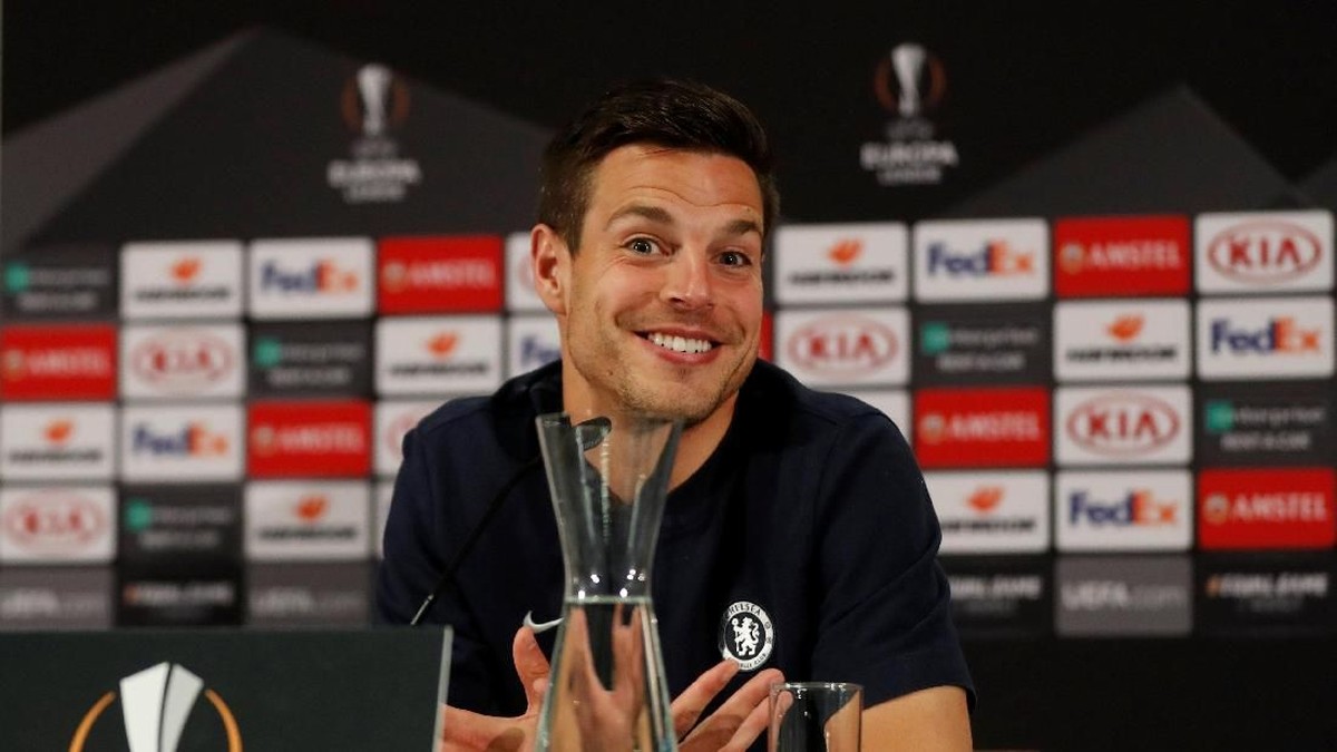 Cesar Azpilicueta siap jadi bek tengah menyusul krisis pemain belakang (Lee Smith/REUTERS_