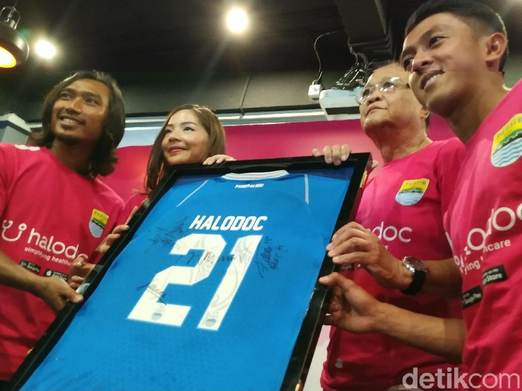 Persib Gaet Sponsor Lagi Persib Gaet Sponsor Lagi
