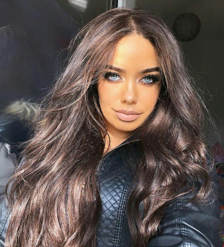 Youtuber dan beauty blogger Cassidy Valentine jadi kerap jadi sensasi. Beberapa bulan silam dia diisukan tewas bunuh diri, kini dia tampil dengan kabar yang mengungkapkan bahwa hampir kehilangan bibirnya.  Foto: Dok. Instagram